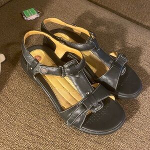 Clarks Unstructured Sandals Womens 8.5 W Casual Open Toe Slingback Black Leather